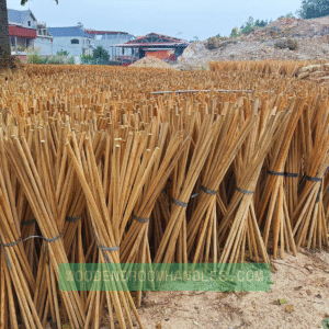 Natural-wooden-broom-handle